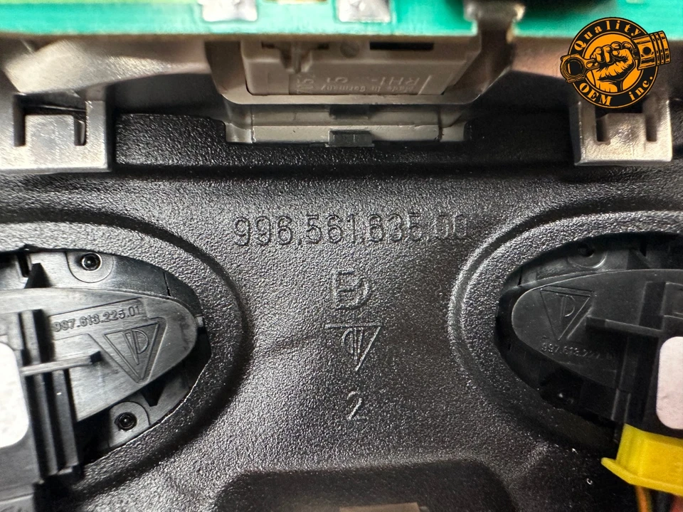 PORSCHE 911 2005-2012 CONVERTIBLE LUZ DOMO DE LECTURA DELANTERA NEGRA OE Foto 2 de 4