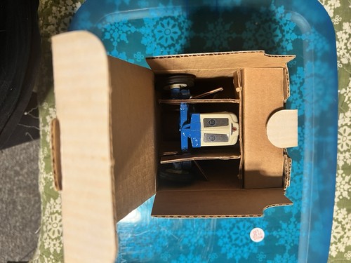 Ertl Ford 5000 Super Major Tractor Collector's Edition in Original Box 1988 1/16 - Picture 5 of 5