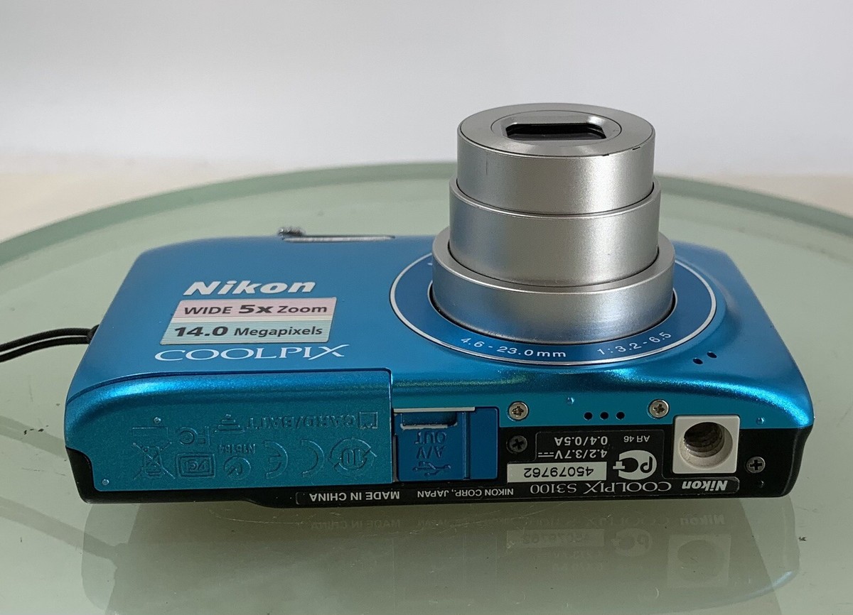 Nikon Coolpix S3100 DIGITAL CAMERA BLUE + COVER + WIRE +