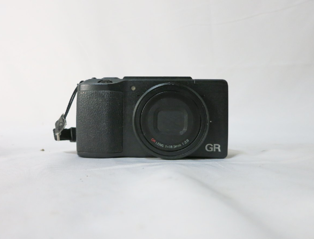 RICOH GR II コンパクトデジタルカメラ 大型イメージセンサー搭載のハイエンドコンパクトデジタルカメラ