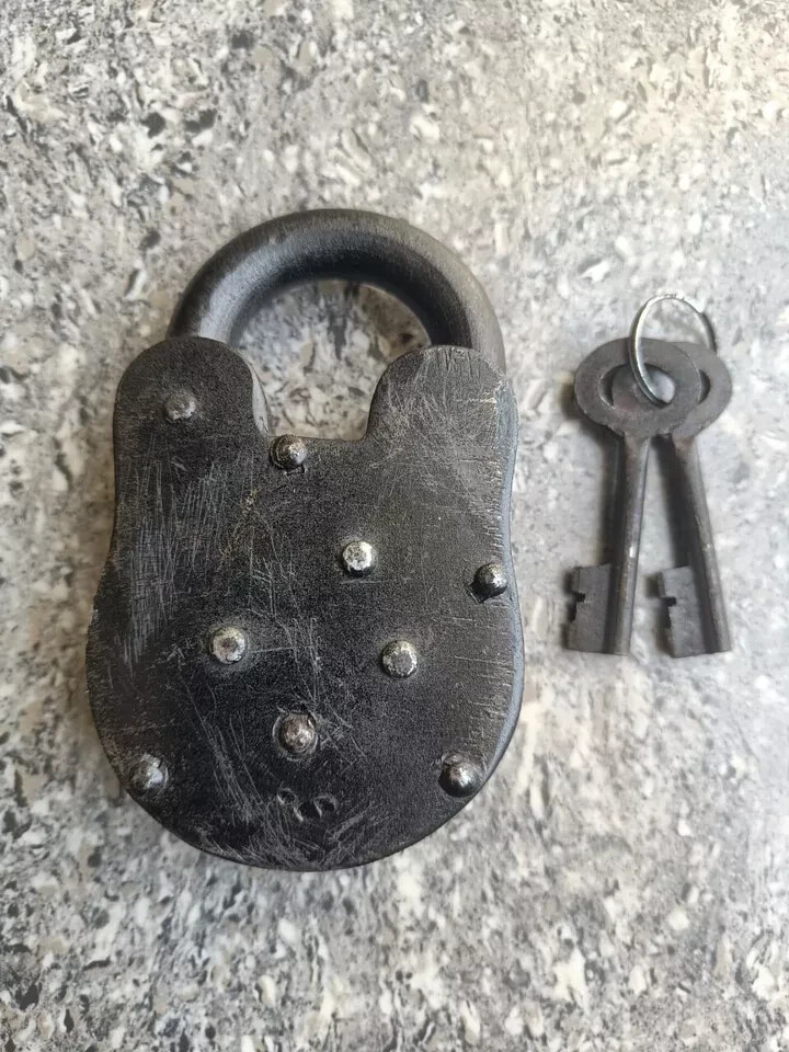 5'' Padlock Alcatraz San Francisco Death Row Cast Iron Antique