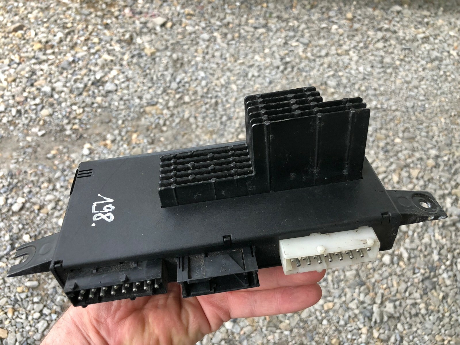 BMW E38 7 Series Light Control Module Loewe 8352225 for sale 