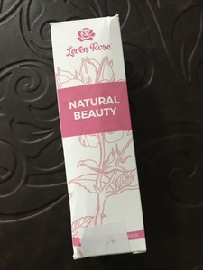 leven rose tea tree water toner