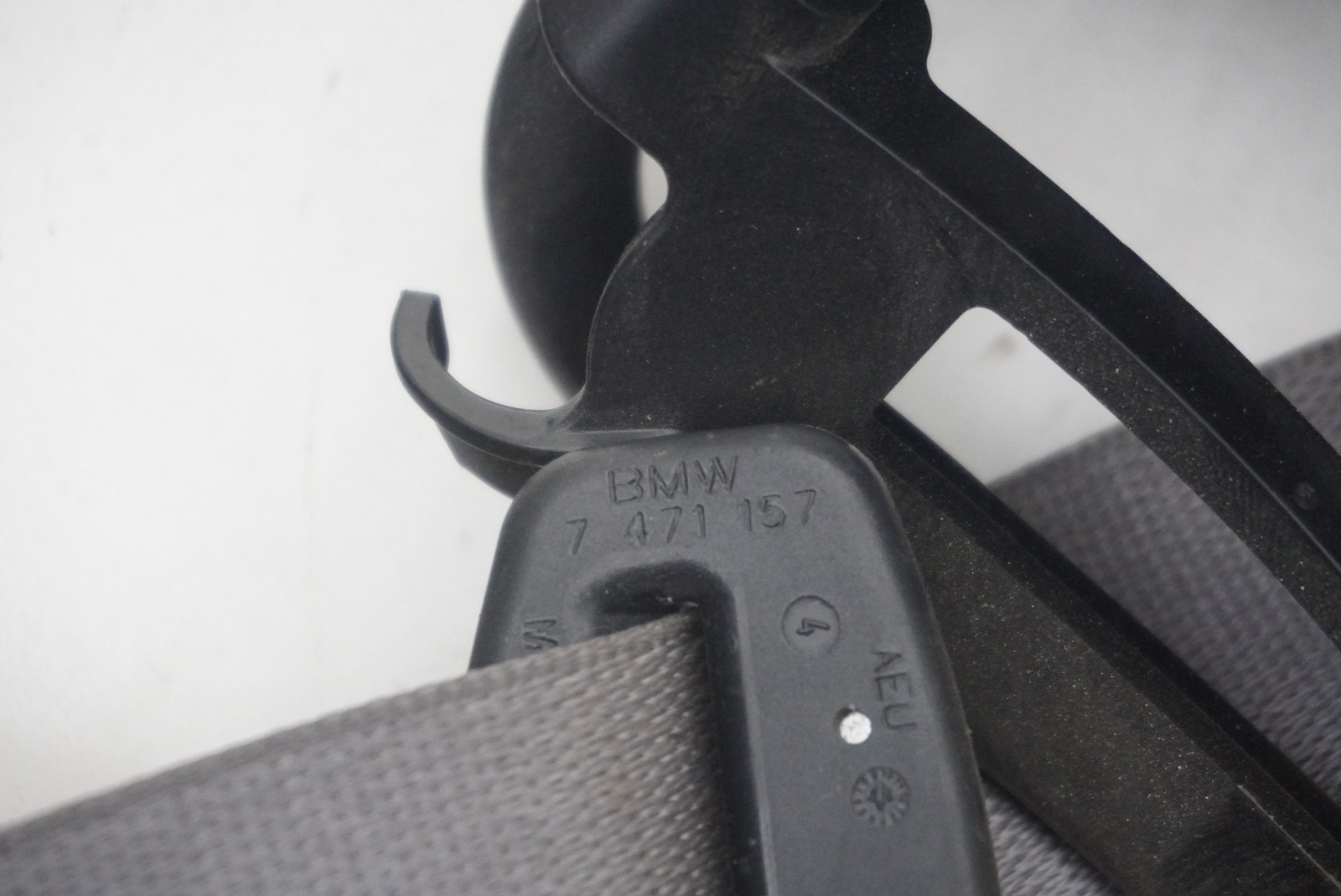 Front Left Driver Seat Belt Retractor Gray 72117471157 OEM BMW i8 2014-20