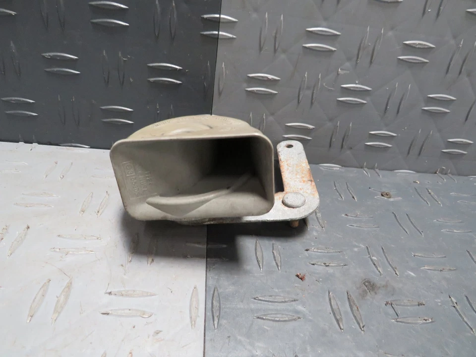 1996-2024 Chevrolet CHEVY EXPRESS 3500 High Note Horn OEM 15172410 - Image 2 of 4