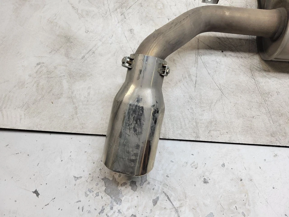 07 2008 2009 2010 BMW X5 3,0 L ESCAPE TRASERO SILENCIADOR TUBO DE ESCAPE FABRICANTE ORIGINAL 18-30-7-584-358 Foto 2 de 4