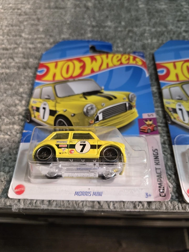 Hot Wheels Treasure Hunt Morris Mini Lote de 2 Foto 2 de 3