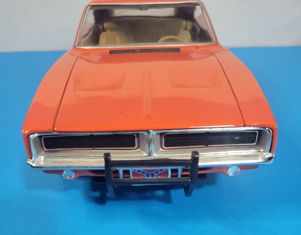 Vintage Ertl General Lee 1969 Dodge Charger Diecast Car 1981 Warner Bros 1:18 - Image 4 of 4