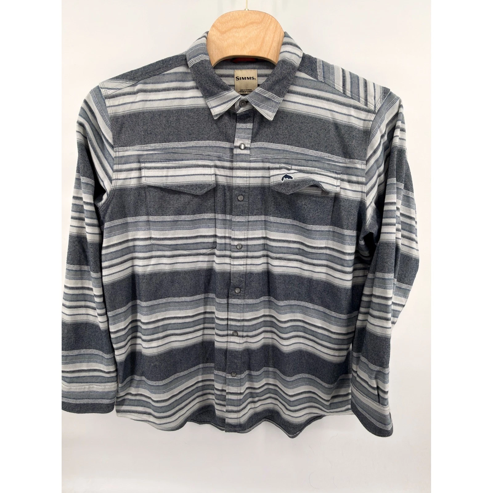 Simms Mens XXL Striped Flannel Snap Front Fishing Shirt Blue Gray Long Sleeve
Opens in a new window