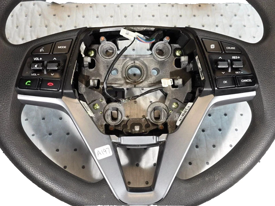 2016-2018 Hyundai TUCSON DRIVER STEERING WHEEL W/AUDIO & CRUISE CONTROL SWITCH - Image 2 of 4