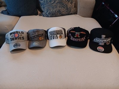 4 Vintage chicago sport team hats,