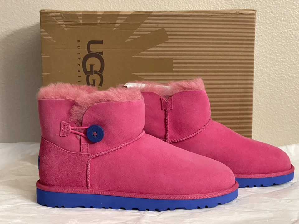 NUEVO EN CAJA UGG AUSTRALIA Mini Bailey Botón Lagarto Bota Fucsia Niños Grandes 6 EU 39 Foto 2 de 4