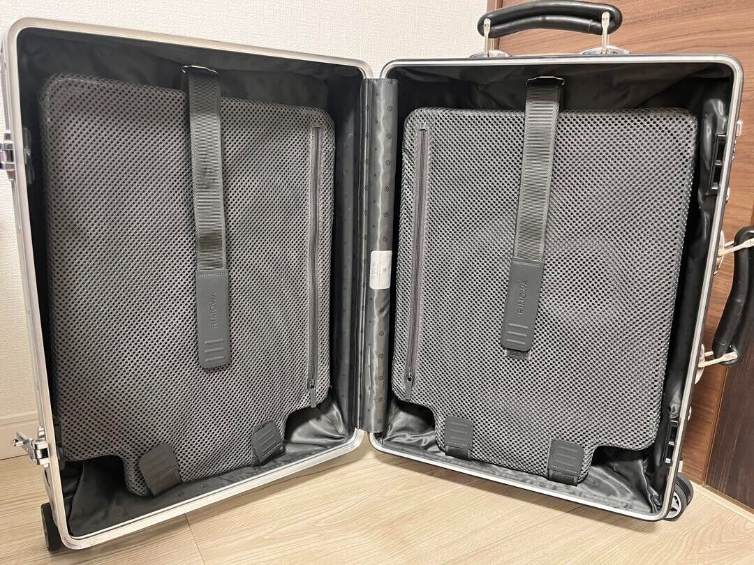 Rimowa Classic Cabin S 33L Silver 4-wheels Carry Case Rimowa Classic Cabin S 33L Silver 4-wheels Carry Case