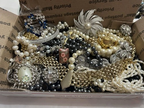 Vintage & Modern Costume Jewelry Lot ~Some Signed ~Small Priority Box #1344