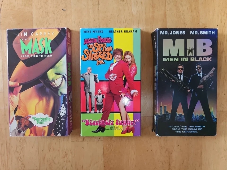 Lot of 9 VHS Tapes Vintage Movies 80s 90s Comedy Action Adventure - Image 4 of 4