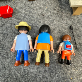 Playmobil 5422 Country Lodge Chalet 2013 Near Complete Figures Animals Retired