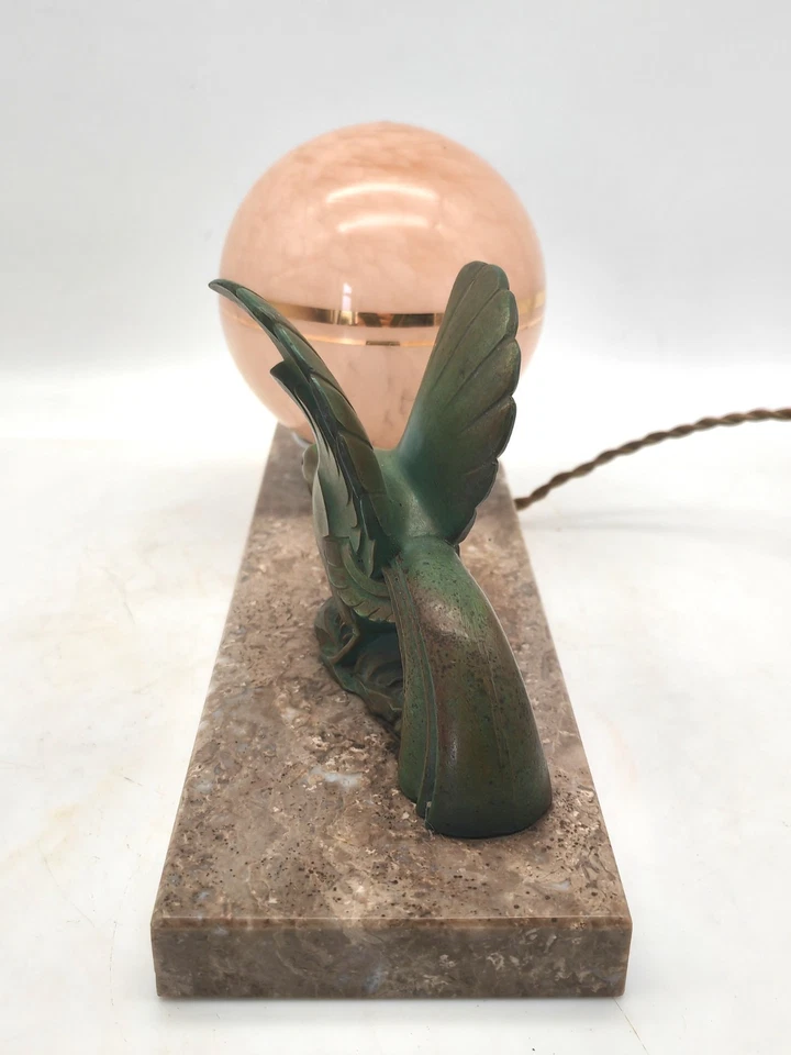 Lampe veilleuse Art Déco oiseau en régule patine verte sur socle marbre - Photo 3/4