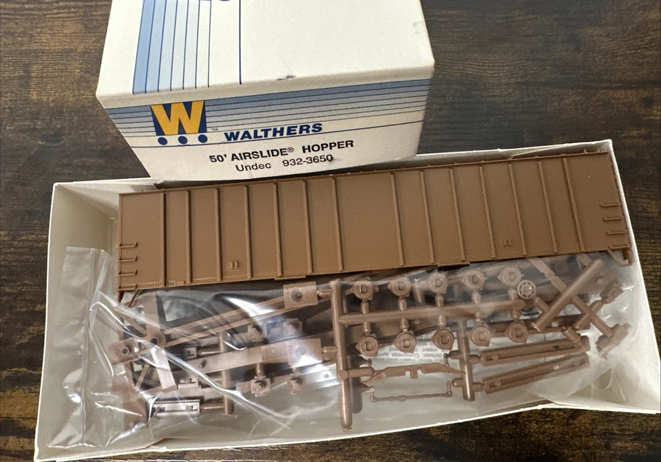 WALTHERS HO Scale Kit 932-3650 - 50’ Airslide Hopper UNDECORATED NIB Kit - Image 3 of 4