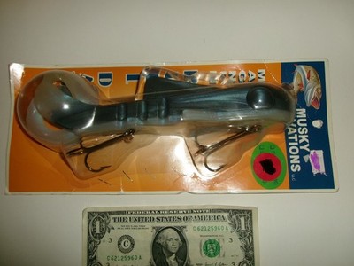 Musky Innovations 12'' Magnum Bull Dawg Lure Cisco (No Eye) - NIP