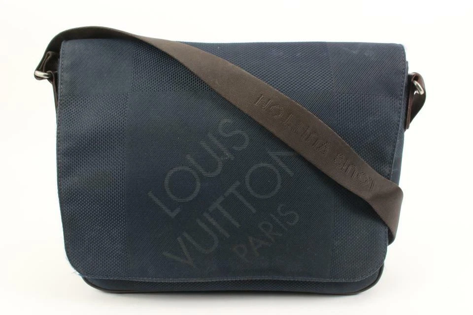 Authentic Louis Vuitton Damier Geant Canvas Messenger Bag