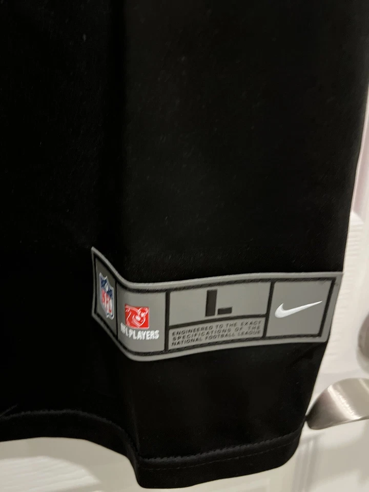 Camiseta deportiva negra Kirk Cousins #18 Atlanta Falcons para hombre en el campo Foto 4 de 4