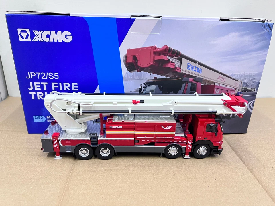 XCMG Water Towe Fire Fighting Vehicle JP72/S5 Jet Fire Truck 1:50 Scale DieCast - Image 2 of 4