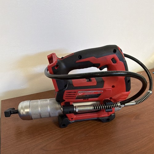 Milwaukee M18 Cordless 2-speed Grease Gun Tool/only