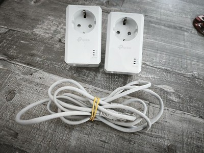 TP-LINK AV1000-Gigabit-Powerline-Adapter KIT mit Steckdose - Weiß (TL-PA7019P)