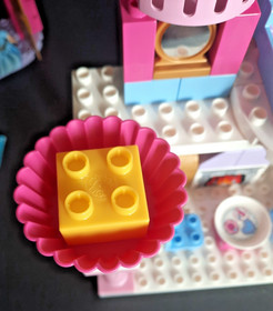 LEGO Cinderella's Castle DUPLO Disney Princess-- Set is Missing The Prince    K