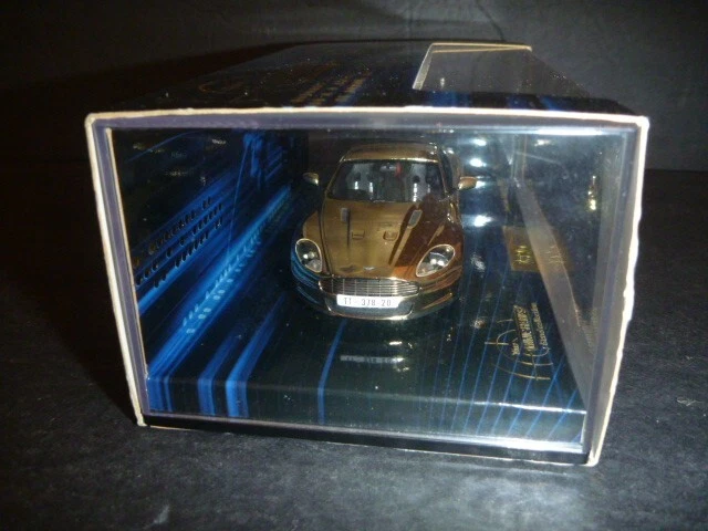 Aston Martin DBS Minichamps Джеймс Бонд позолота 436 137621 1:43 - Изображение 3 из 4