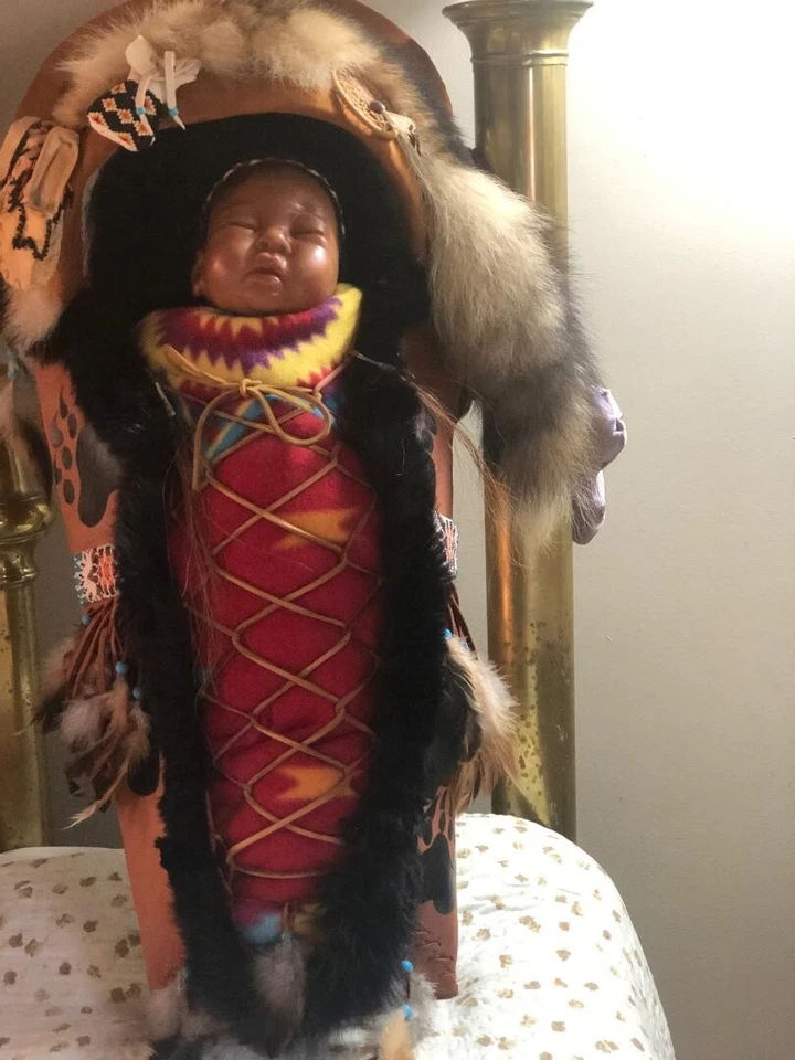 Muñeca y tablero papoose renacido indio nativo americano 32" largo colgante de pared Foto 2 de 3