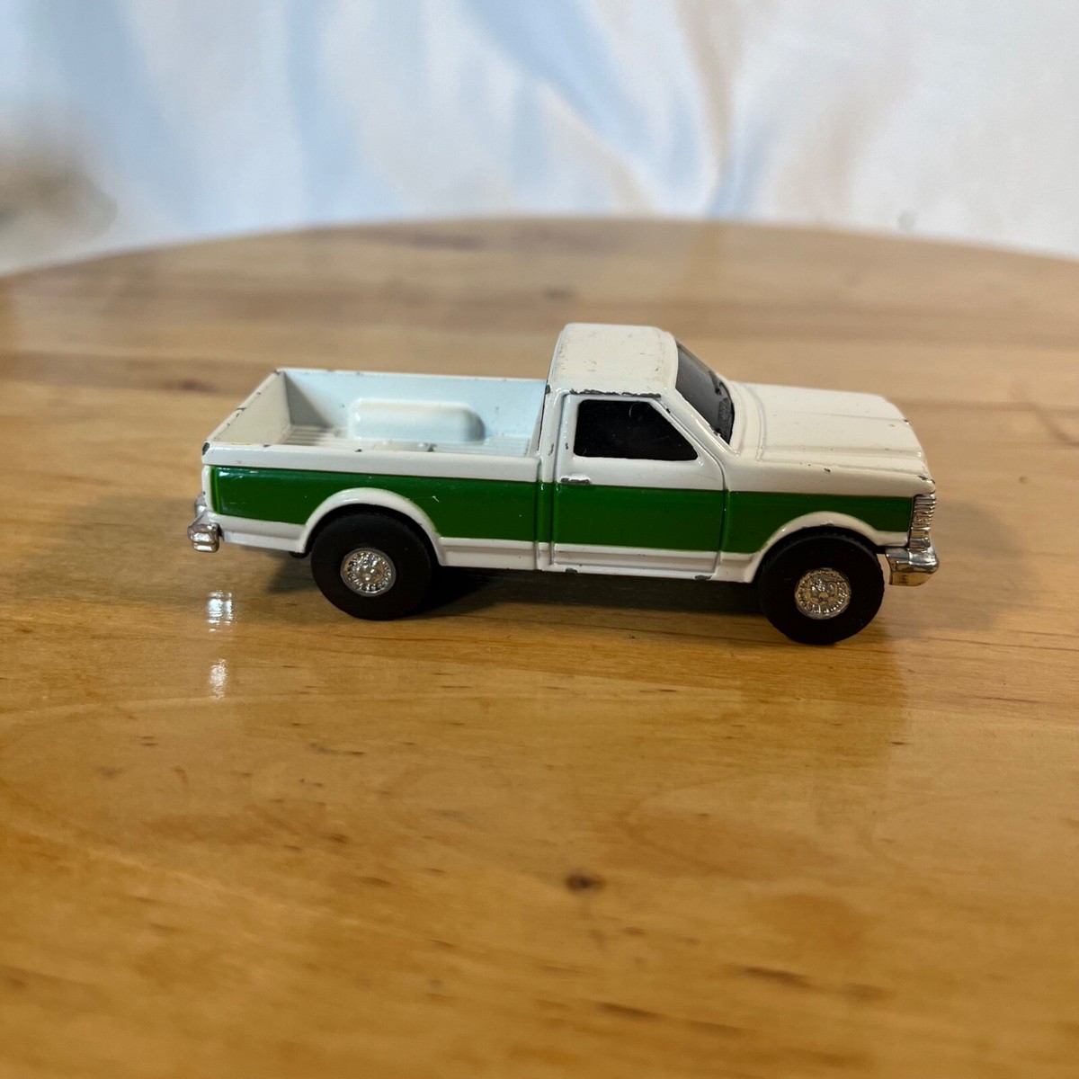 ブリキ玩具★ヴィンテージ ERTL／アーテル★ダッジ バン／希少な当時物used 1/25 1947 Studebaker Pickup Truck, John Deere Dealership Die