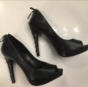 report signature high heels