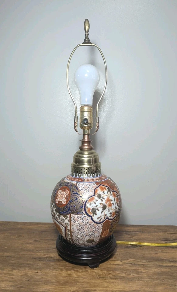 Retro Imari-style porcelain ginger jar table lamp w/wooden base,Oriental style - Image 2 of 4