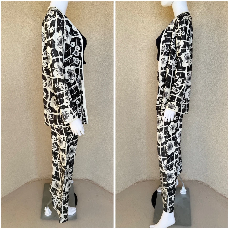 Vintage 60s Monochrome Hippie Flower Power Pantsuit - Image 4 of 4