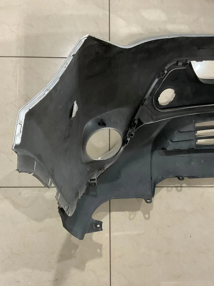 Cubierta de parachoques delantero plateada Toyota RAV4 LE/XLE/Limited 2016-2017 52119 r0110 OEM Foto 3 de 4