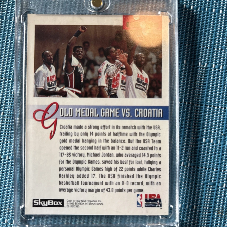 Baloncesto Michael Jordan EE. UU. Bogdan Bogdanovic 2/20 y Gail Goodrich automático Foto 4 de 4