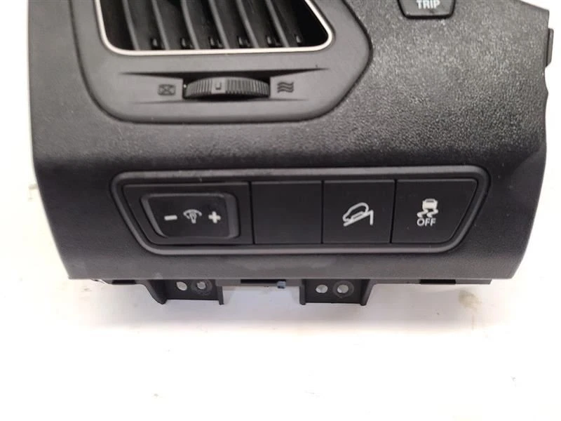 Hyundai Tucson LH 2010-2015 ventilación exterior izquierda con bisel envolvente Foto 4 de 4