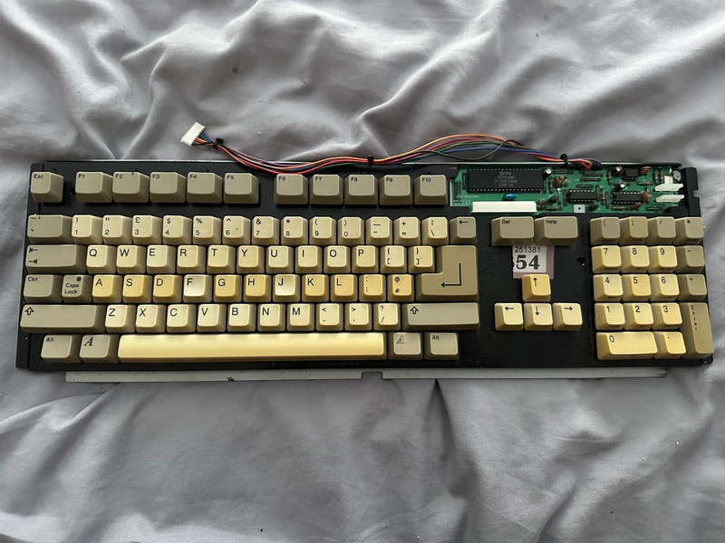 Commodore Amiga A500 Mitsumi keyboard signs of Yellowing tested green led tested