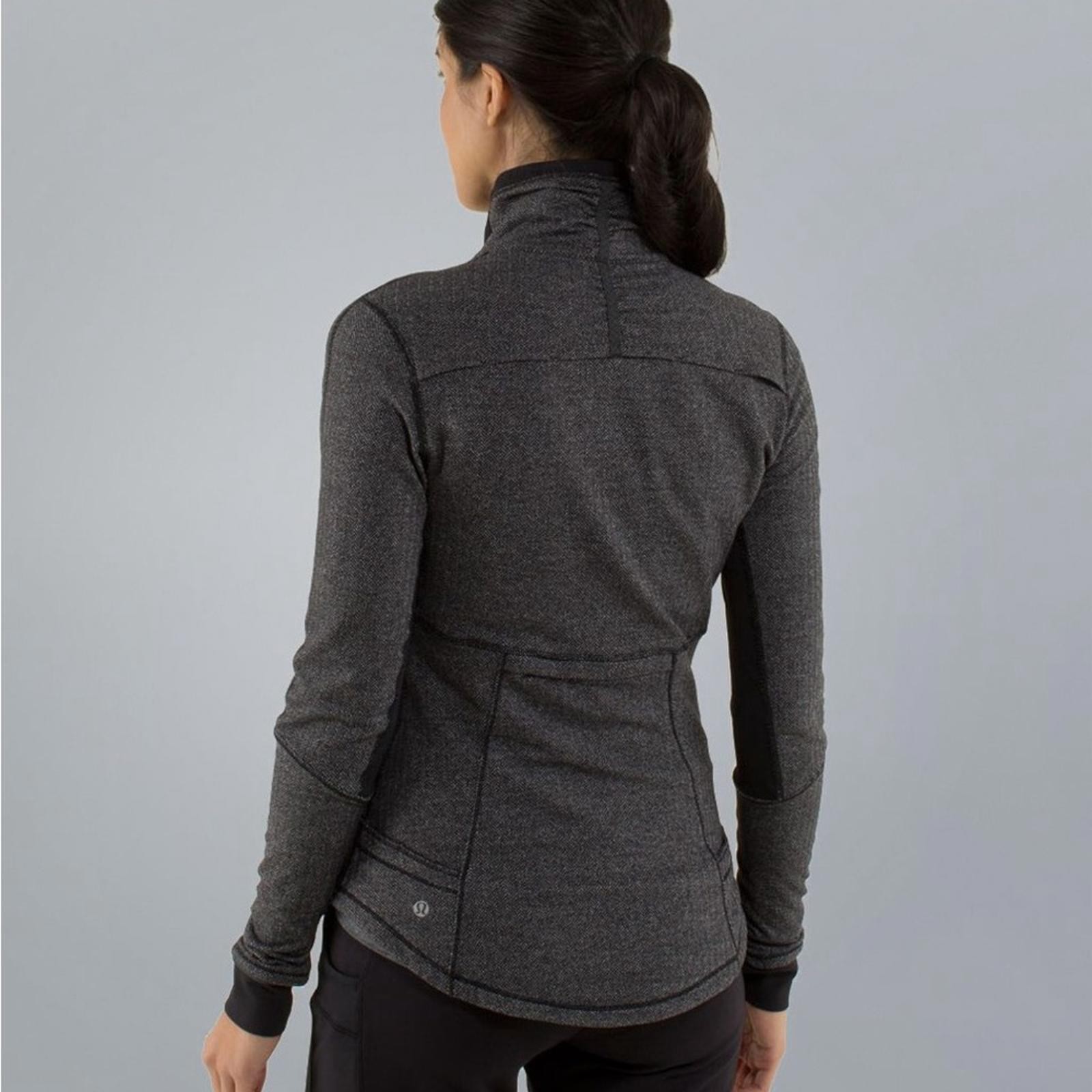 LULULEMON Base Runner ½ Zip Pullover Heathered He… - image 8