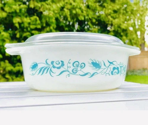 VERY RARE VINTAGE PYREX PROMOTIONAL 1 1/2 qt CASSEROLE & LID! PRETTY!
