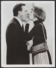 JACK KLUGMAN CAROL BURNETT in Carol Burnett And Friends '76 KISSING