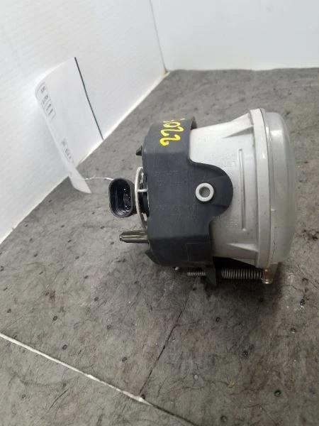 Cubierta de parachoques inferior antiniebla luz de esquina/estacionamiento para caravana 05-09 1056158 Foto 2 de 4