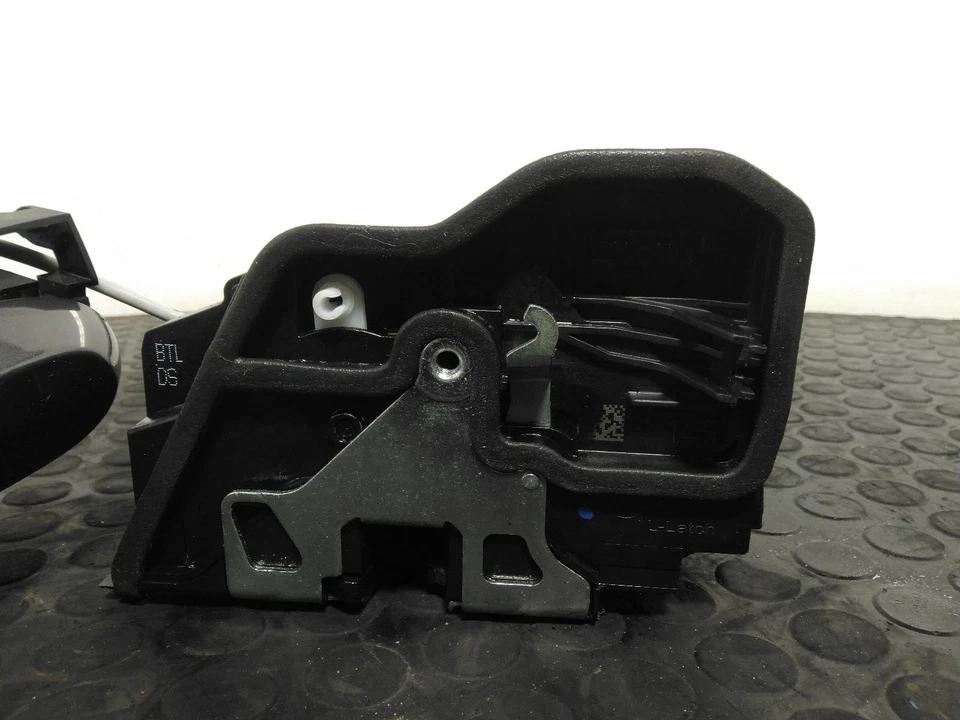 BMW 2 SERIES Door Lock Mechanism 2014-2021 2 Door Coupe N/S Front LH - Image 2 of 4