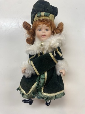 Geppeddo Porcelain Doll 06C904 6'' Green Velvet Winter Frock w/ Hand Muff 