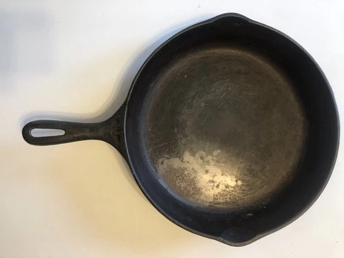 Vintage Unmarked Wagner Ware No. 10 Cast Iron 11 3/4 inch Skillet pre 1960