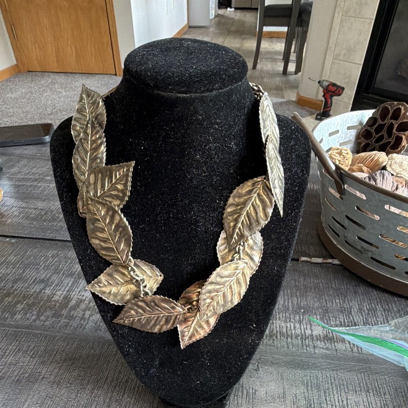 Gold Tone Leaf Statement Collar Necklace Cable Chain Lobster Clasp