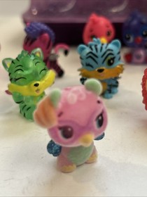 Hatchimals COLLEGGTIBLES 32 piece Fun Lot Giraffe Lion Sloth Zebra Rare Limited