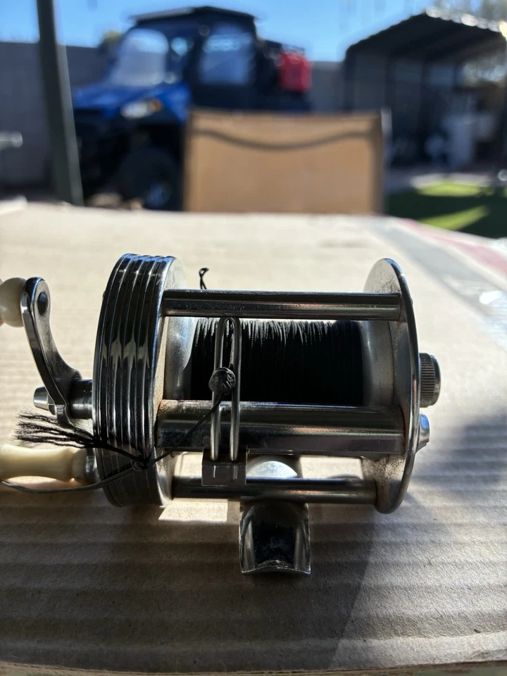 Carrete de pesca vintage Jc Higgins con estuche de cuero. Nunca he visto 1 con estuche Foto 2 de 4