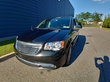 2014 Chrysler Town & Country TOURING L
